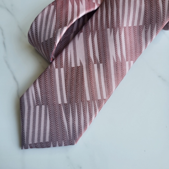 Ted Baker Dusty Pink silk Tie Wave Mens Tie New with tags - Picture 4 of 8